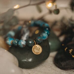 Mala Armband aus 8mm Apatit Perlen