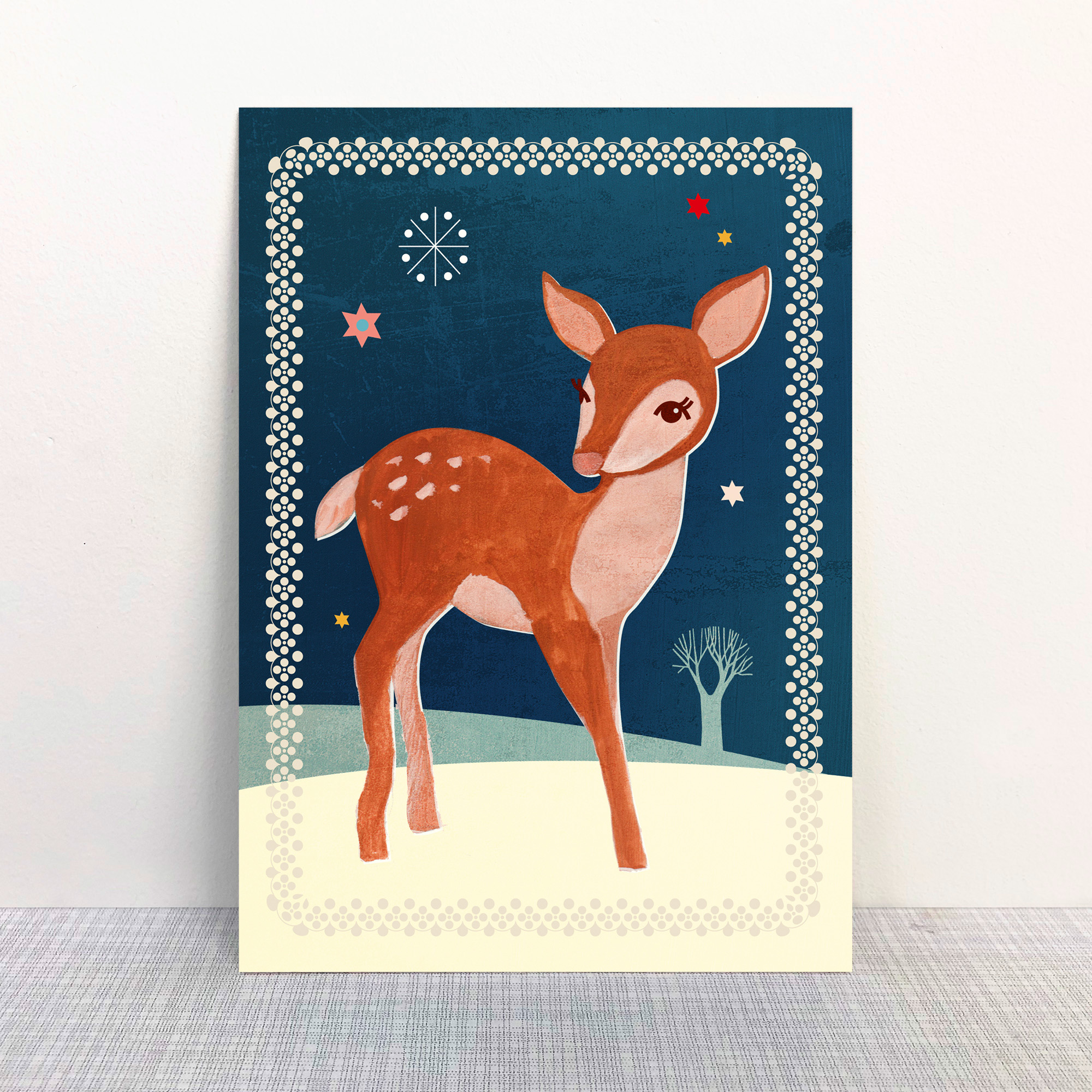 XMS-003_Monimari_Postkarte_Reh_shop Illustrierte Weihnachtskarte mit Reh im Schnee