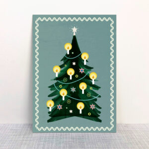 Illustrierte Weihnachtskarte mit Christbaum vor blauem Hintergrund